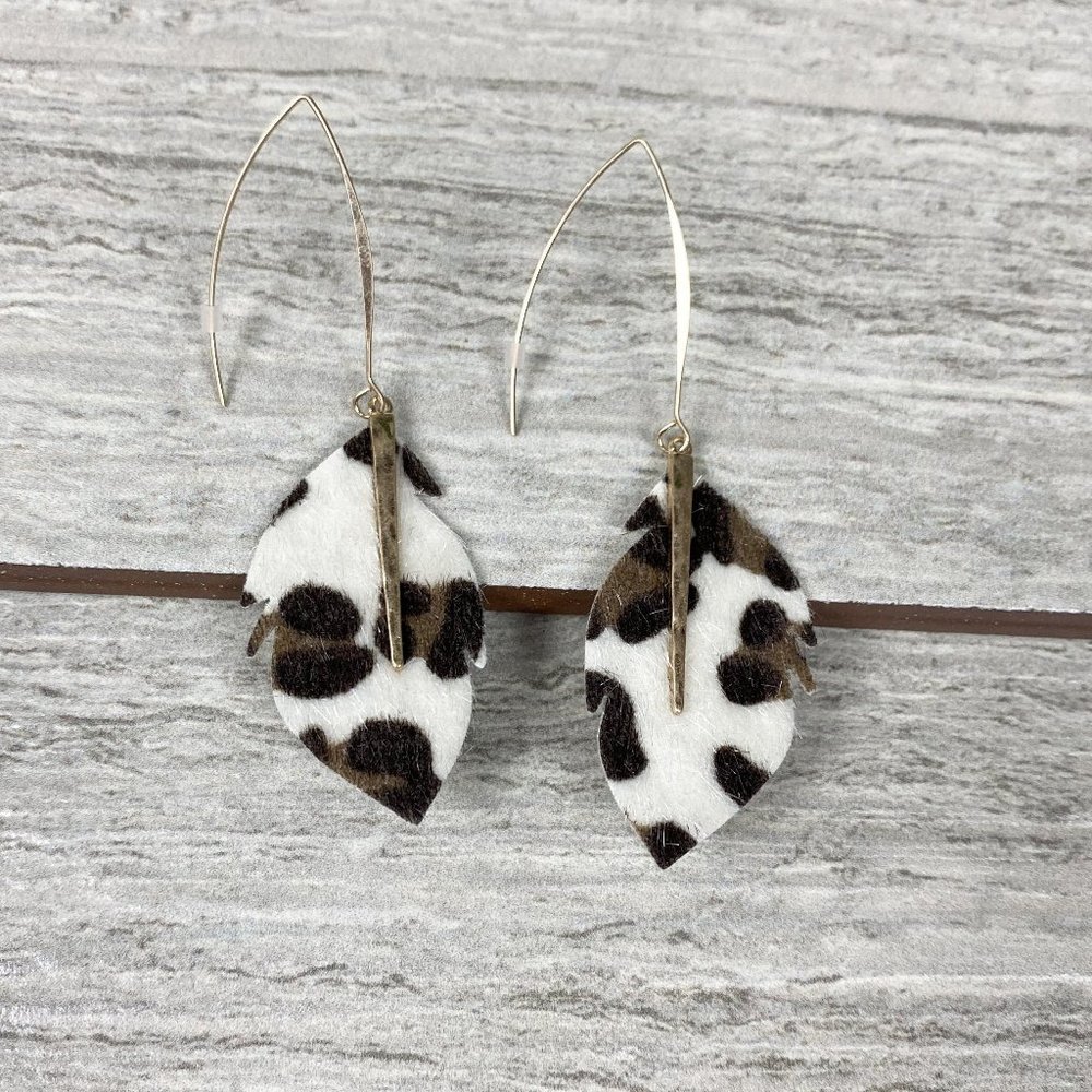 Leopard Leaf Earrings (White)